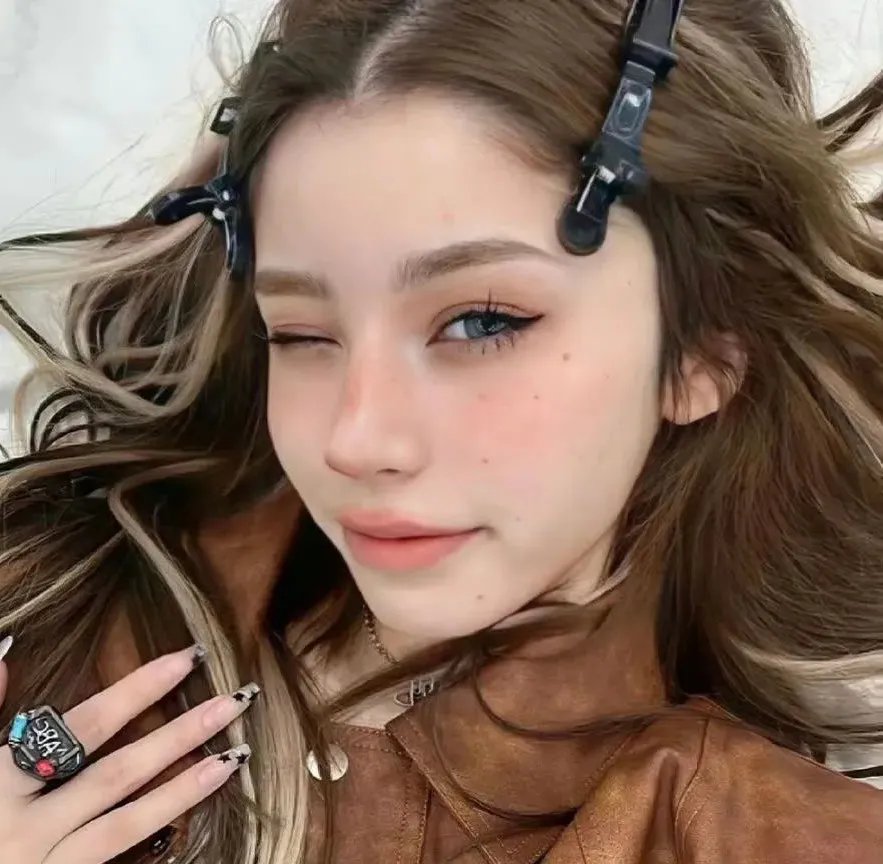 好朋友雪中欢聚